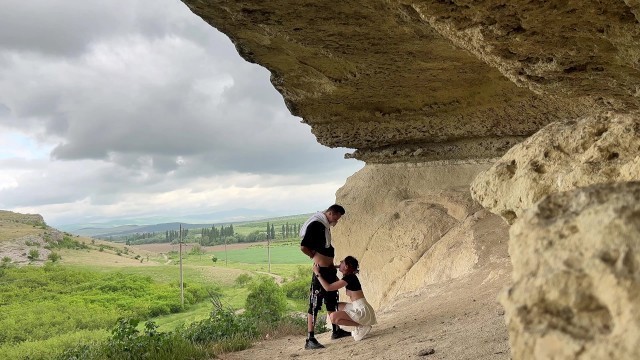 A Real Pickup Girl on an Excursion Excursion Turned into a Quick Sex on a Beautiful Landscape