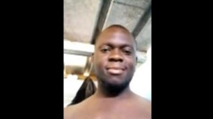 Tshikala Danny En Pleine Masturbation