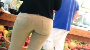 Super Tight Bubble Butt in Tight Jeans