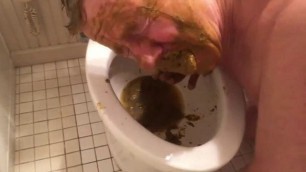 Stewart Bowman Eats Shit he Found in Public Toilet